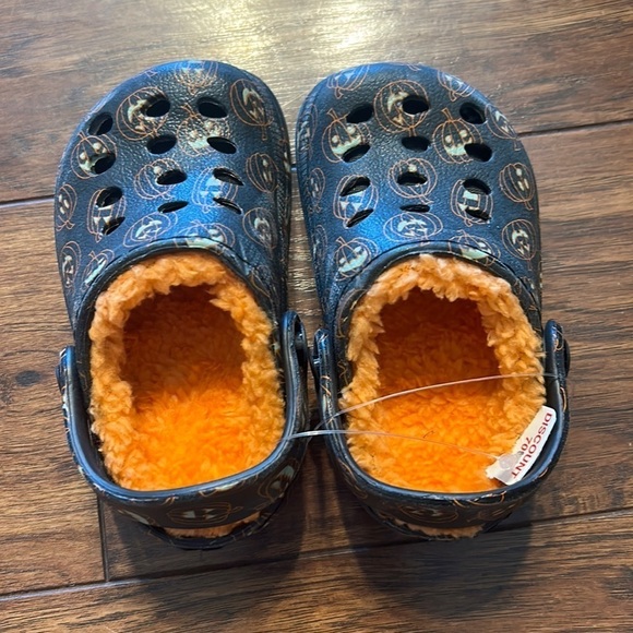 Halloween pumpkin lined clogs slip ons NEW - Picture 2 of 5